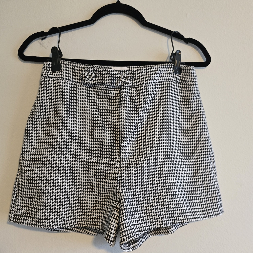 Princess Polly Black and White Houndstooth Shorts 4